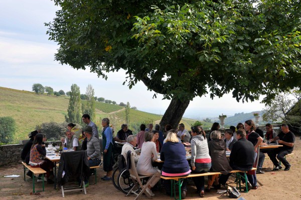 Sur la terrasse du château de Javernand